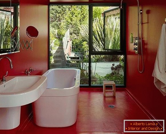 Változatok festeni a falakat a lakásban - vörös szín a fürdőszobában