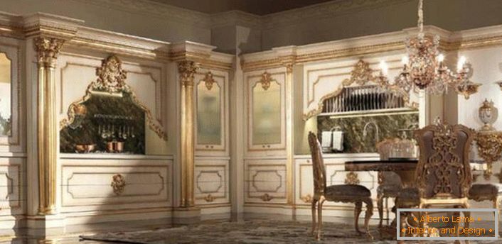 Elegáns konyha barokk stílusban az olasz politikus házában.