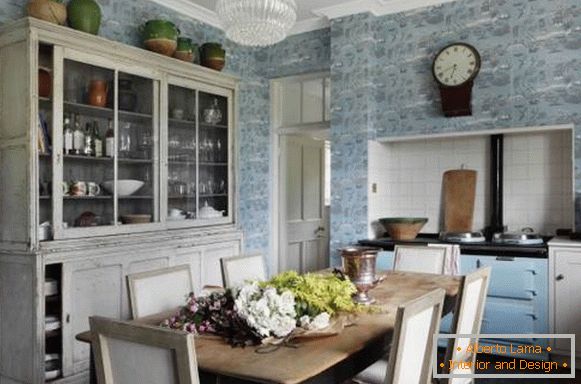 Vintage konyha rusztikus stílusban - fotó szekrény és tapéta