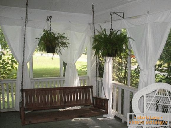 Dekoratív díszek nyári konyha verandával, fotó 2