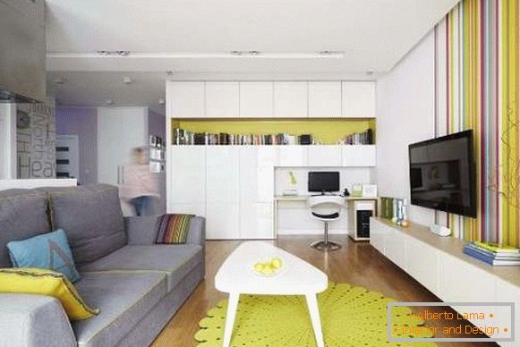 Kis stúdió apartman világos színekkel és modern stílusban