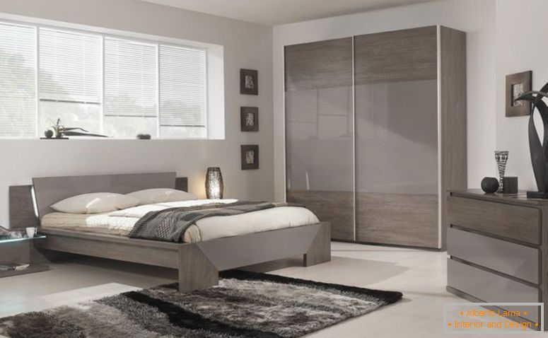 modern hamuszürke-tölgy-ágy-with-matching-éjjeliszekrényre-komód-és szekrény-in-hálószoba