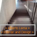 Vászon színű lépcsőház