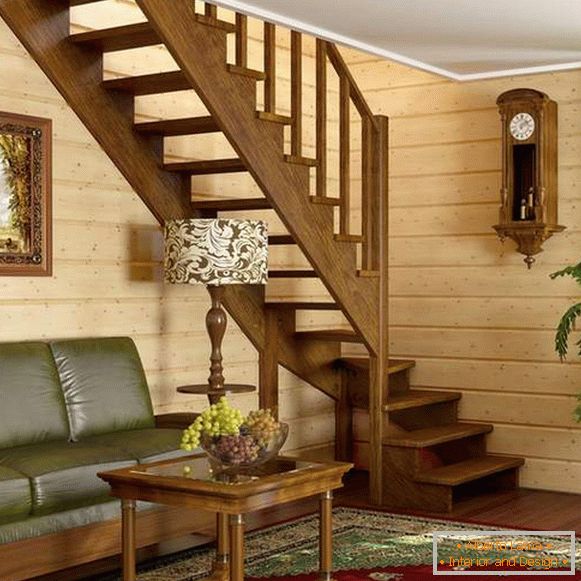 Közepes fából készült lépcsőház egy magánházban - fotóstílus modern stílusban