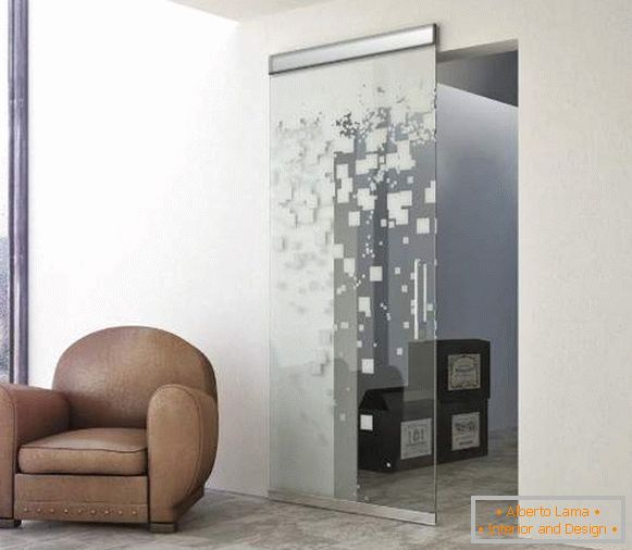 Csúszó üveg belső ajtók modern minta