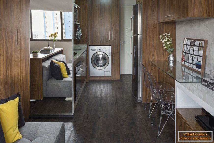Kompakt konyha és beépített mosógép egy kis apartmanban Brazíliában