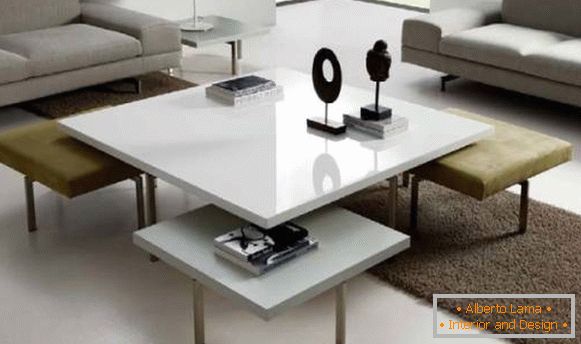 Bútorok: asztal és székek