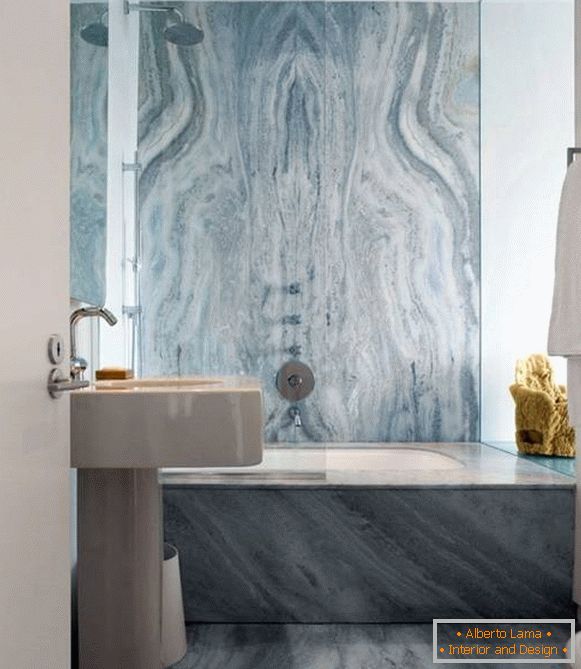 Fürdőszoba szürke-kék márvány