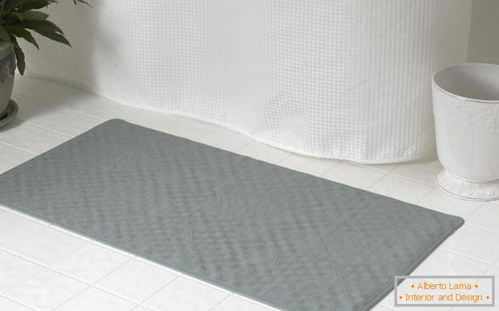 Gumi fürdő szőnyeg nevezhető a legpraktikusabb lehetőség. 