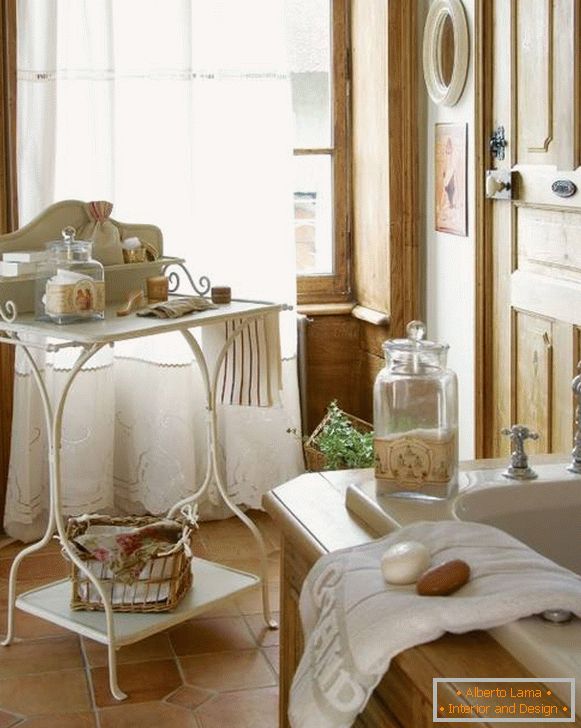 A Provence stílusú stílust és fürdőszobai kiegészítőket