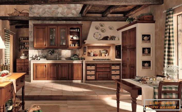 A faház stílusában kialakított konyha vonzza egyszerűségét. A ház melegsége, így leírhatja a konyha belsejét.