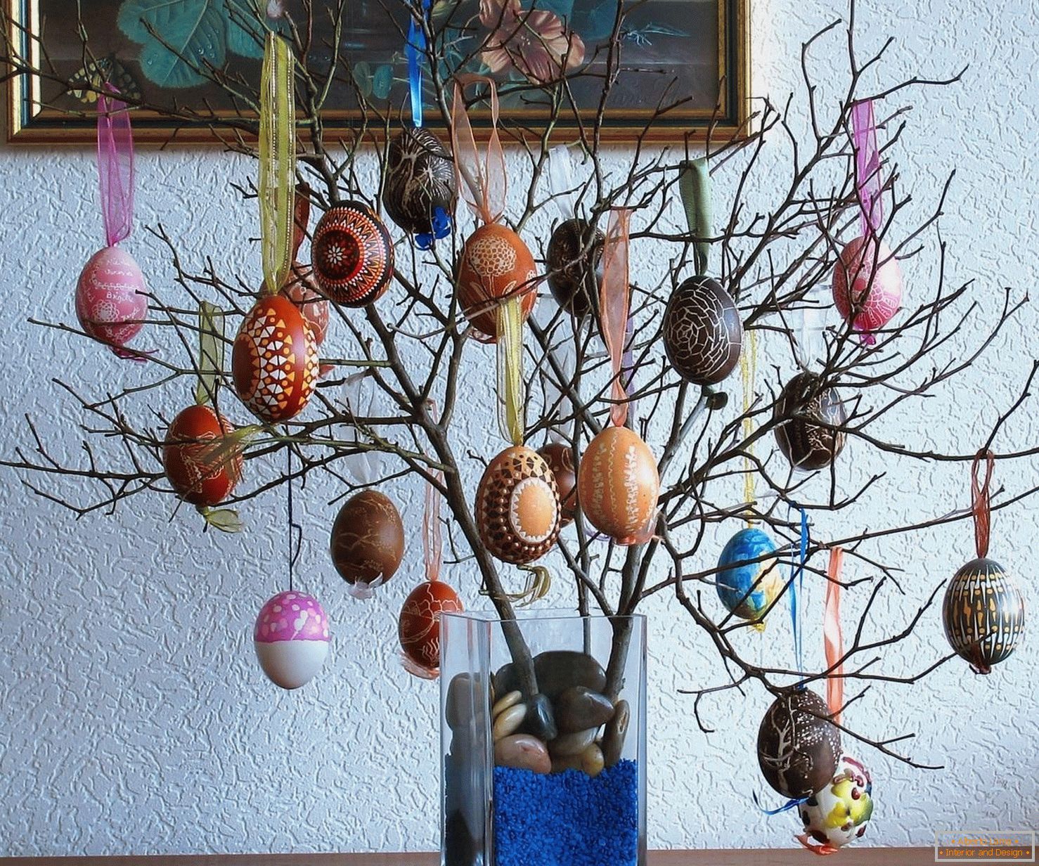 Fióktelepe húsvéti tojásokkal