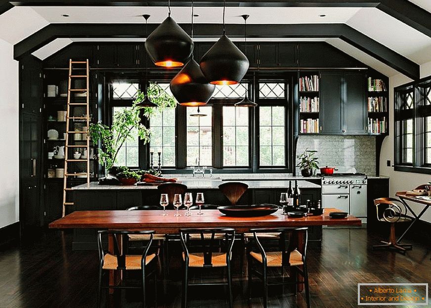 Bútor tervezése sötét színű kis konyha számára