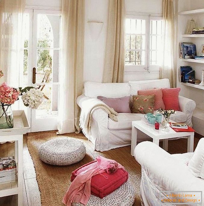 A kicsi nappali modern belső tere