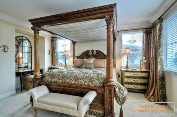 Nagy ágy a feng shuin a hálószobában klasszikus stílusban