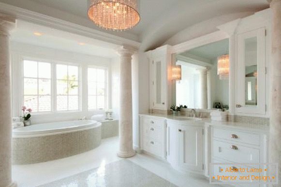 klasszikus stílusú fürdőszobai csillár