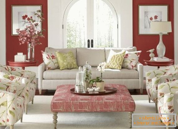 Szimmetrikus nappali tavaszi színekben