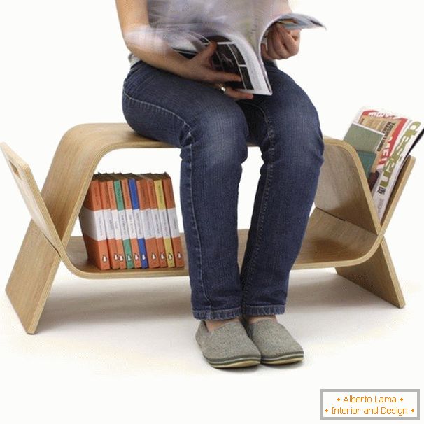 Könyves könyvtárral ellátott szék