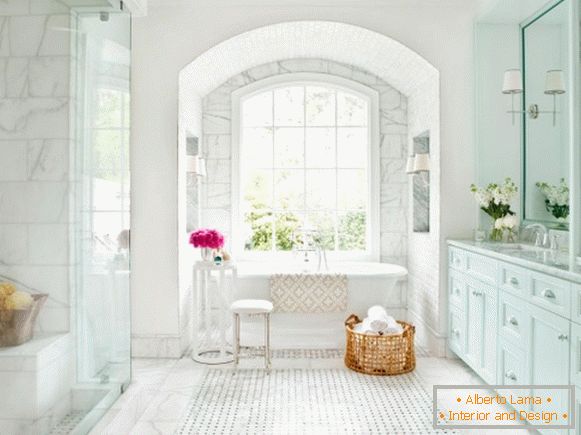 fehér-fürdő-szoba