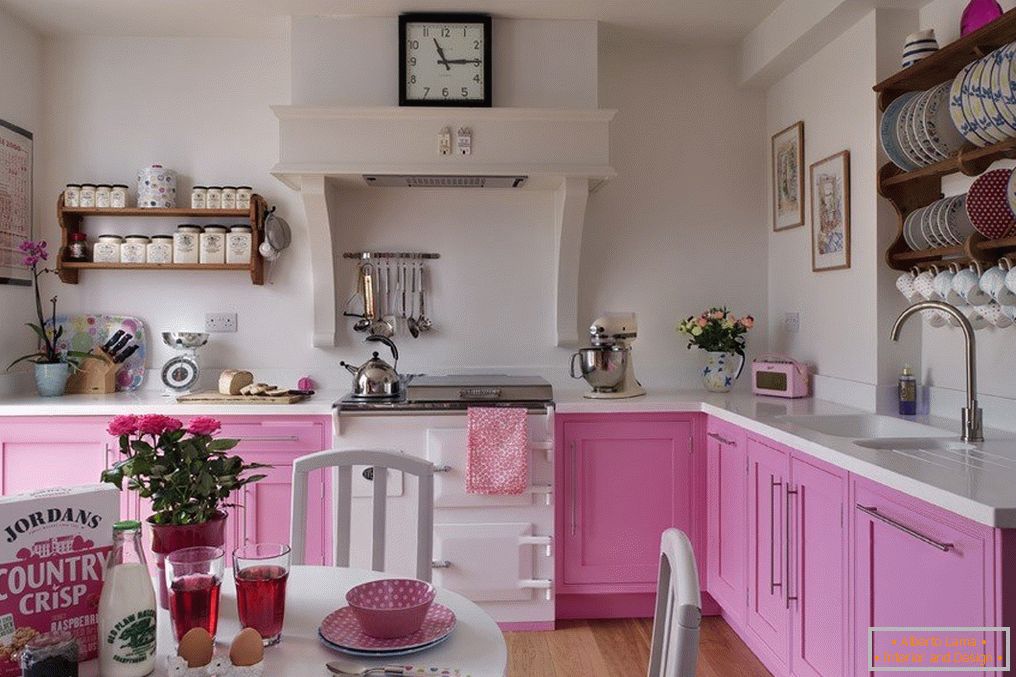 Rózsaszínű konyha