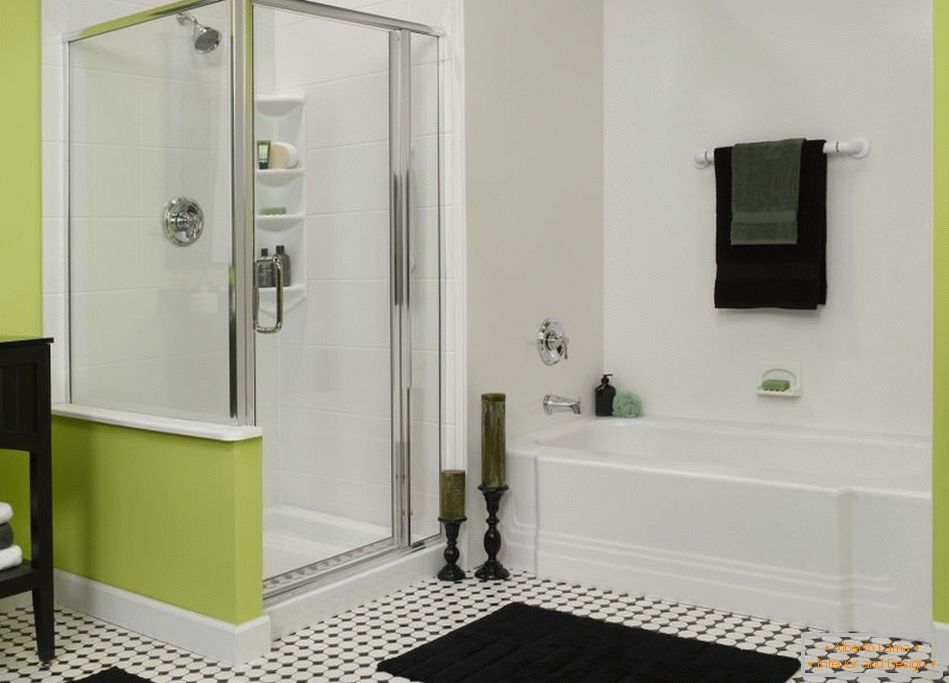 Fekete és fehér fürdőszoba zöld