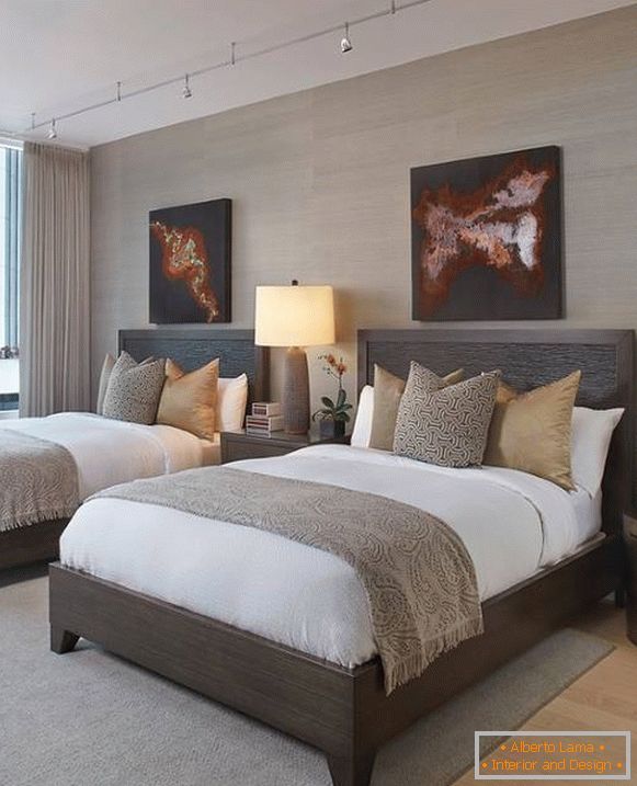 Hálószoba modern stílusban két ággyal