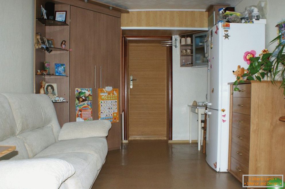A szoba belseje 12 négyzetméter. m в общежитии