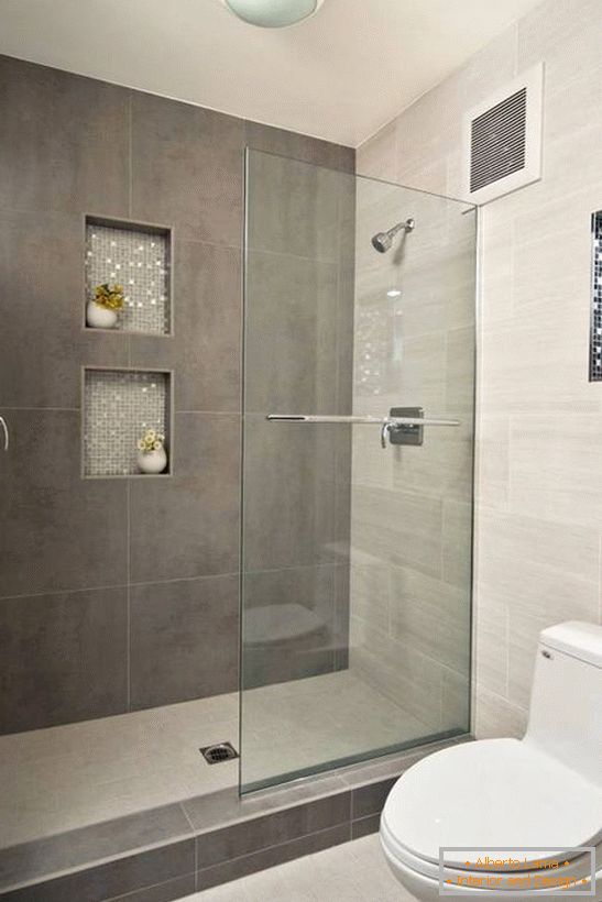 Üvegajtók a zuhanyzóhoz - fotó a fürdőszobában