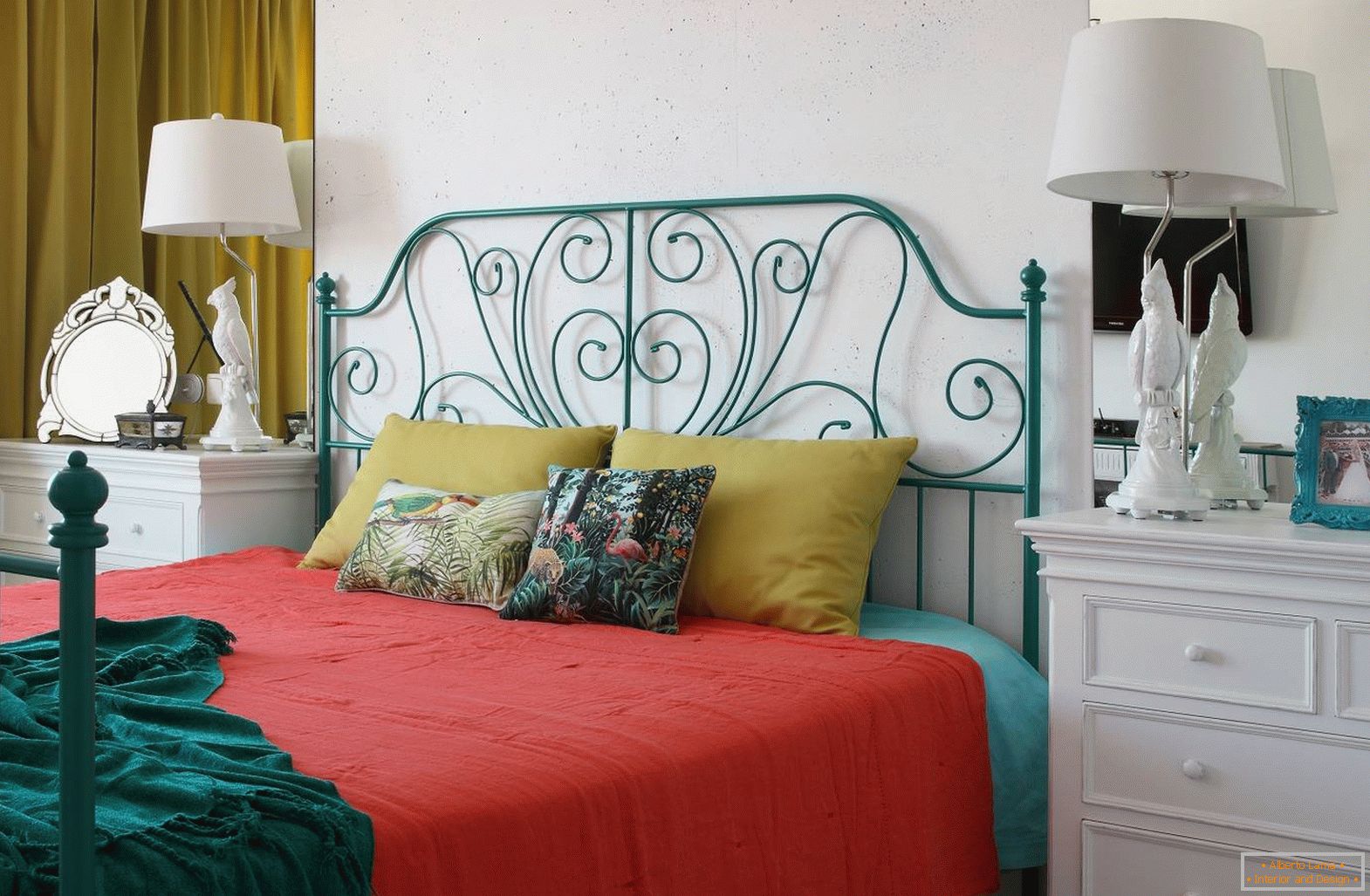 A hálószoba с кроватью в стиле 60-х