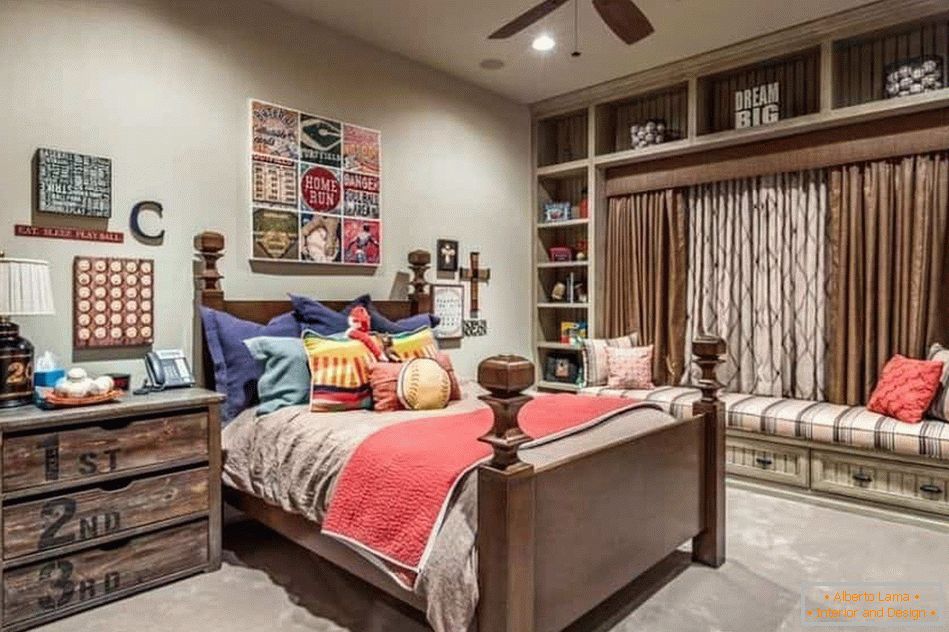 Egy hangulatos hálószoba egy fából készült ággyal és egy grunge falral