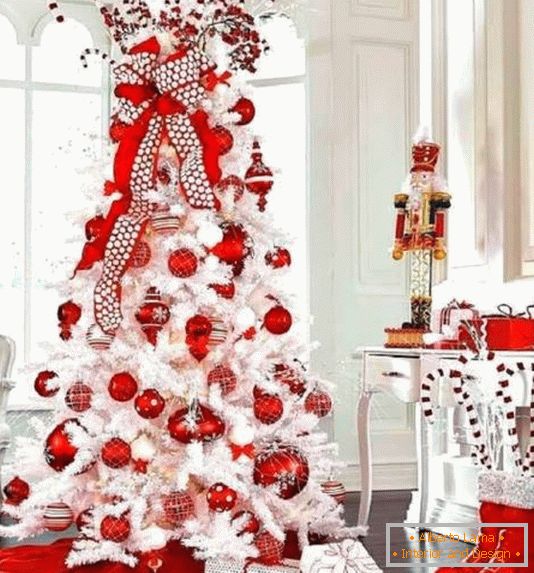 fehér-piros-karácsony-dekor