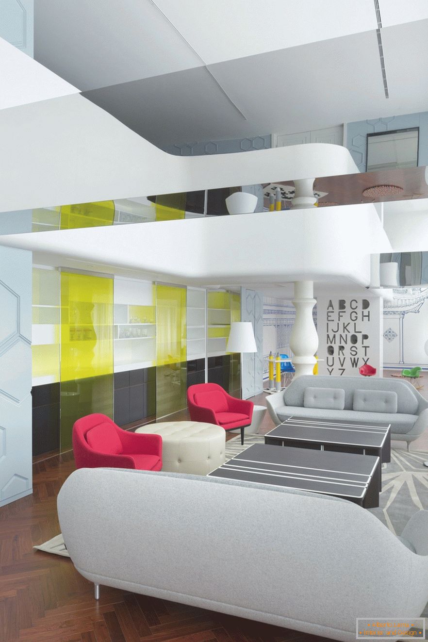 Egy elegáns stúdió apartman nappalija Pekingben