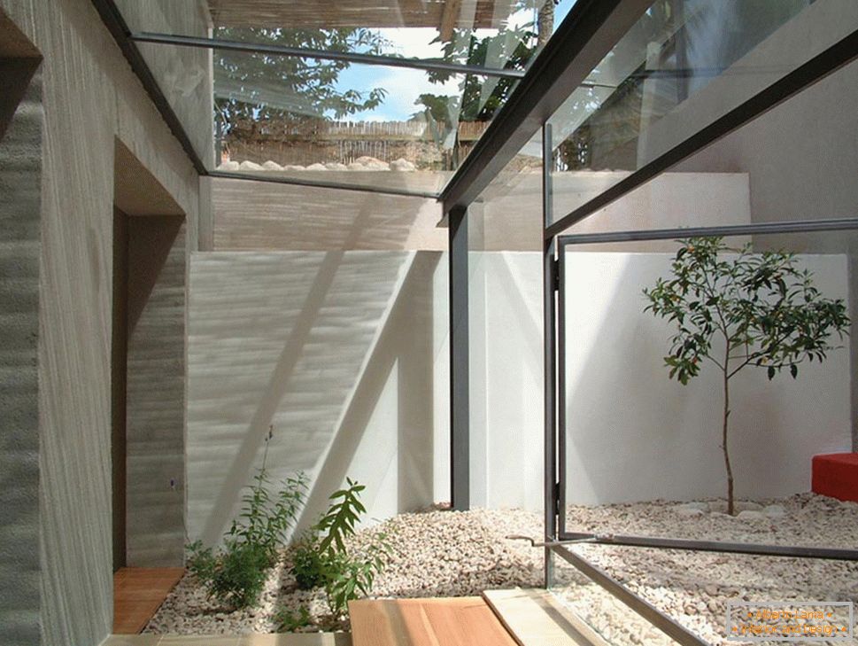 Gyönyörű belsőépítészet egy kis lakás környezetbarát stílusban