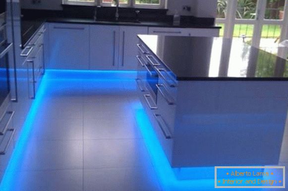 LED padló világítás a konyhában