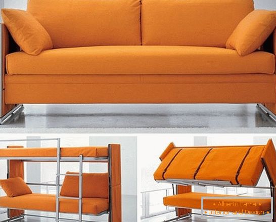 Bútor-transzformátor a kanapéból egy kétszintes ágyban