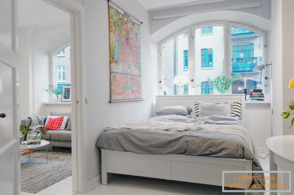 A skandináv stílusú kis apartman hálószobája