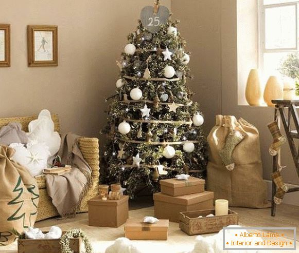 Gyönyörű belső tér egy karácsonyfa