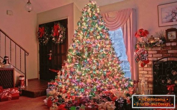 Nagy szép karácsonyfa