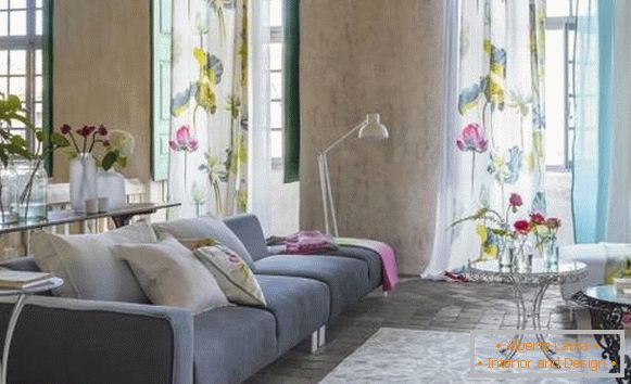 Textilek és virágok - a legjobb tavaszi dekoráció a belső térben
