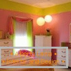 Hálószoba zöld és rózsaszín színekben