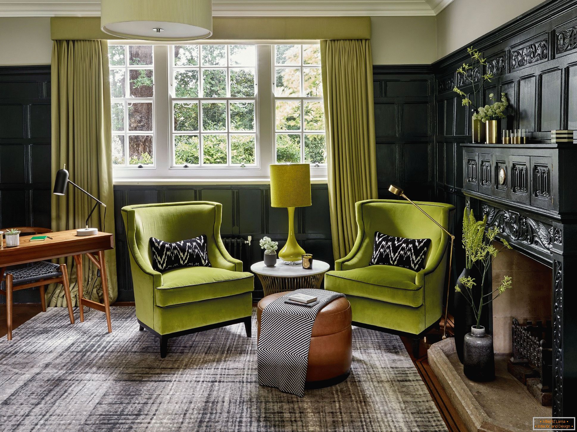 Zöld kárpitozott bútorok a nappaliban