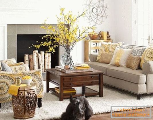 A dekor nappali világos sárga színnel