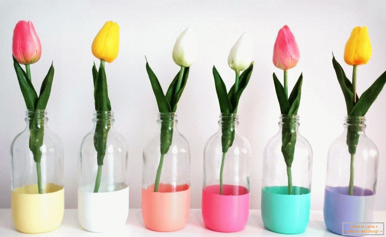 Tulipánok egy vázában