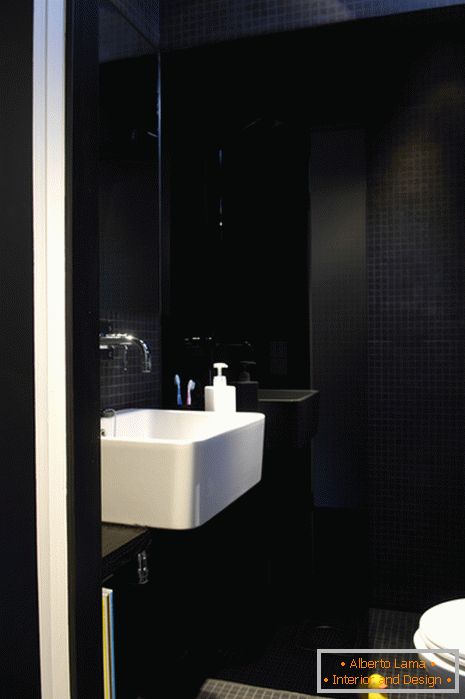Fürdőszoba belső kialakítás fekete