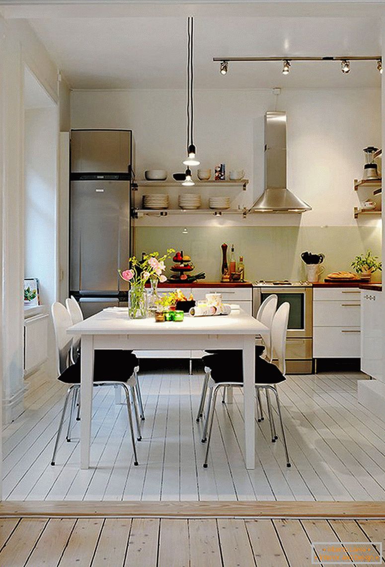 retro-fehér-design-for-a-kis-konyha-plus-track-világítás-is-fekete-étkező-szék-pad-design