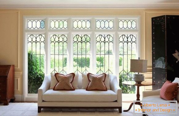 Stílusos ablaktervezés a nappaliban - fénykép