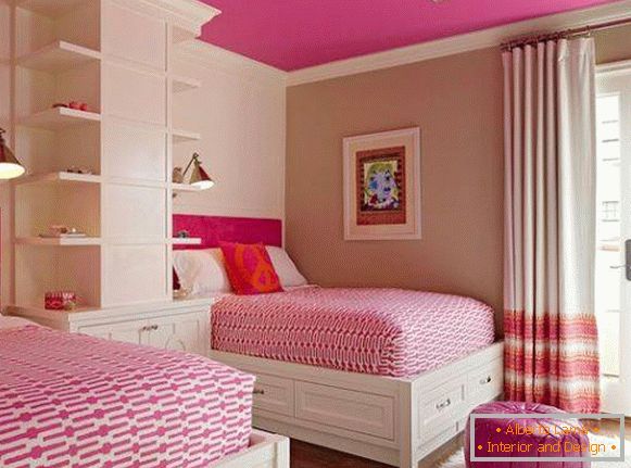 Rózsaszín hálószoba design két lány számára
