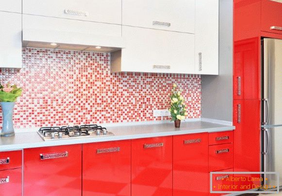 Piros konyha a belső fotóban 19