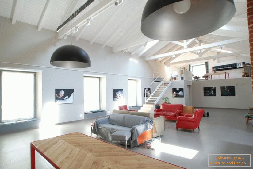 Egy új stúdió apartman nappalija Olaszországban