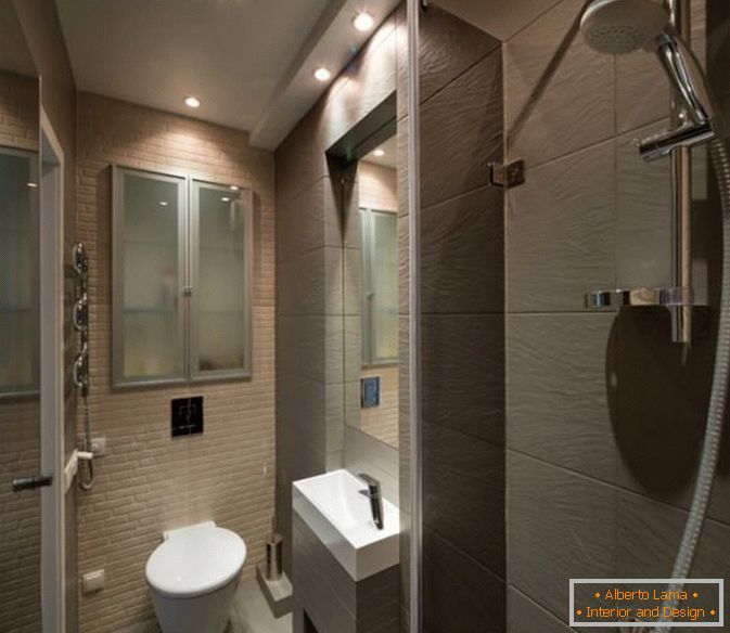 Fürdőszoba egy kis stúdió apartman Kijevben